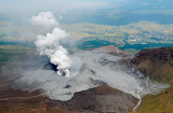 Núi lửa tại Nhật Bản phun trào sau động đất kinh hoàng
