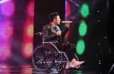 Bị tai nạn gãy xương đùi, Yan Bi vẫn nhảy cực sung