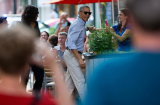 Vừa về nước, ông Obama 'hẹn hò' vợ ở nhà hàng Mexico