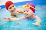 Dạy con học bơi để bé có thể 'tự cứu mình' khi cần