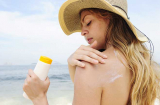 Những người cấm dùng kem chống nắng để không mang họa vào thân