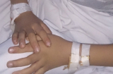 Tin phụ nữ ngày 22/6: Bác sỹ bị kỷ luật vì mổ nhầm tay cháu bé