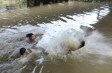 Ra đập nước tập bơi, 3 nữ sinh chết đuối thương tâm