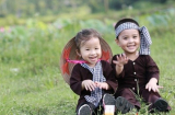 Bộ ảnh 'nông dân chính hiệu' của cặp chị em 3 tuổi siêu đáng yêu