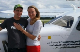 màn cầu hôn bạn gái đầy 'mạo hiểm' trên máy bay của anh nông dân