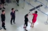 Nữ nhân viên hàng không bị nhóm thanh niên hành hung tại sân bay Thanh Hoá chỉ vì từ chối chụp ảnh chung?