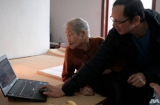Báo quốc tế viết về cụ bà Việt Nam 97 tuổi 'bậc thầy internet'