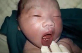 Điểm tin mới 11/8: Lạ kỳ em bé vừa mới sinh đã mọc răng cửa ở Hà Tĩnh