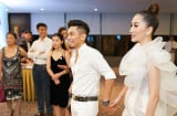 Khánh Thi 'tay trong tay' bên Phan Hiển đến dự tiệc gia đình với đầm bó quyến rũ lộ bụng bầu 3 tháng
