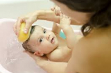 Hướng dẫn tắm cho trẻ sơ sinh