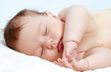Cách giúp trẻ sơ sinh ngủ ngon không quấy khóc đêm