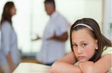 3 sai lầm bố mẹ có thể 'tiêu diệt' cảm xúc của con cái sau ly hôn.
