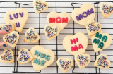 Tự làm bánh quy siêu cute tặng mẹ nhân ngày 20/10