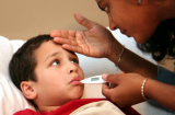 Các bước sơ cứu nhanh tại nhà khi trẻ bị sốt cao co giật