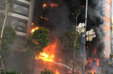 Cháy lớn ở Trần Thái Tông: Nhiều người gào khóc khi vẫn còn người thân mắc kẹt trong đám cháy