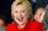 Bầu cử Tổng thống Mỹ: Bà Hillary Clinton nói gì sau khi công khai bỏ phiếu cho chính mình?