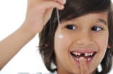 Cách nhổ răng sữa cho trẻ đúng thời điểm