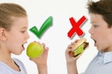 Trẻ béo phì cần ăn gì để giảm cân