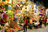 Những địa điểm mua đồ Giáng sinh lạ, độc, đẹp, rẻ ở Hà Nội