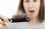 Rụng tóc nhiều là dấu hiệu của bệnh ung thư?