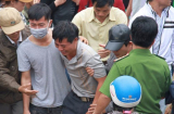 Vụ sạt lở núi ở Khánh Hòa: Đau đớn nhìn thi thể vợ và con trai 19 tuổi nằm sâu dưới lớp đất đá