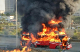 Hà Nội: Xe khách cháy trơ khung trên đại lộ Thăng Long