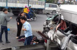 Tai nạn nghiêm trọng ở Nam Định: Tàu hỏa đâm xe khách, tài xế tử vong tại chỗ