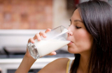 Nếu uống sữa vào buổi tối điều gì sẽ đến với cơ thể?