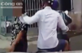 Video: Người phụ nữ bị tên cướp giật phăng dây chuyền ngã nhào trên đường