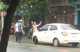 Tin phụ nữ 30/5: Say xỉn, người đàn ông thoát y gây náo loạn đường phố Sài Gòn