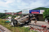 Nghệ An: Tàu hỏa va chạm ô tô, 4 người thương vong