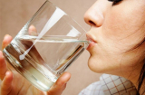 Nếu bạn uống 1 cốc nước khi đói điều gì sẽ xảy ra với cơ thể?