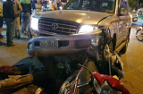 Xe 'điên' tông 6 xe máy trên đường Nguyễn Chí Thanh, nhiều người nhập viện