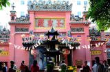 Điểm danh những ngôi chùa 'xóa ế' tấp nập nhất tại Hà Nội và Sài Gòn trong ngày đầu năm