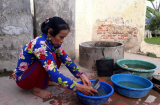 Mẹ đẻ ca sĩ Châu Việt Cường: 'Nó nổi tiếng mà chẳng có đồng nào cho mẹ'