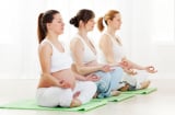 Bà bầu có nên đi tập yoga không?