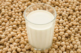 Sữa đậu nành dù bổ, nhưng 9 đối tượng này không nên uống vì không tốt cho sức khỏe