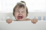 Tổng hợp các cách dỗ con nín khóc hiệu quả nhất