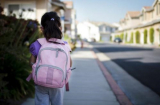 10 nguyên tắc bố mẹ nhất định phải biết khi để con tự đến trường một mình