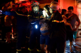 Hà Nội: giải cứu gần 20 người dân bao gồm cả bà bầu, trẻ sơ sinh khỏi đám cháy khu tập thể trong đêm