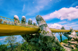 Cận cảnh cây cầu vàng với đôi bàn tay khổng lồ khiến khách du lịch choáng ngợp vì quá đẹp ở Đà Nẵng