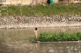 Tiết lộ nguyên nhân cô gái trẻ bơi ra giữa sông Tô Lịch nhảy nhót, tạo dáng