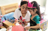 Đang điều trị ung thư phổi, Mai Phương vẫn rạng rỡ mừng sinh nhật con gái cưng ở bệnh viện