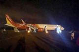 Nóng: Máy bay Vietjet gặp sự cố nghiêm trọng khi tiếp đất, nhiều hành khách nhập viện trong đêm