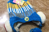 Cảnh báo: Mũ len trẻ em Trung Quốc gắn thiết bị gây ù tai, nhức óc