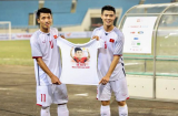 Âm thầm theo dõi tuyển Việt Nam thi đấu, Đình Trọng bất ngờ nhận được món quà xúc động của đồng đội