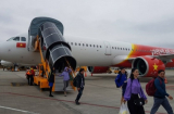 Vietjet Air hạ cánh xuống Nội Bài khiến hành khách về Vinh vật vờ, nhưng cách hành xử của hãng mới thất vọng