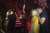 Đau đớn phát hiện người yêu hôn 'người lạ' trong livestream của quán bar, nhưng câu trả lời của cô gái mới bất ngờ