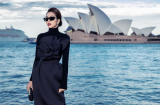Tăng Thanh Hà diện cả cây đen thời thượng xuất hiện như nữ điệp viên tại Úc