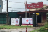 Thanh niên mặc áo mưa xông vào ngân hàng Agribank cướp hơn 500 triệu